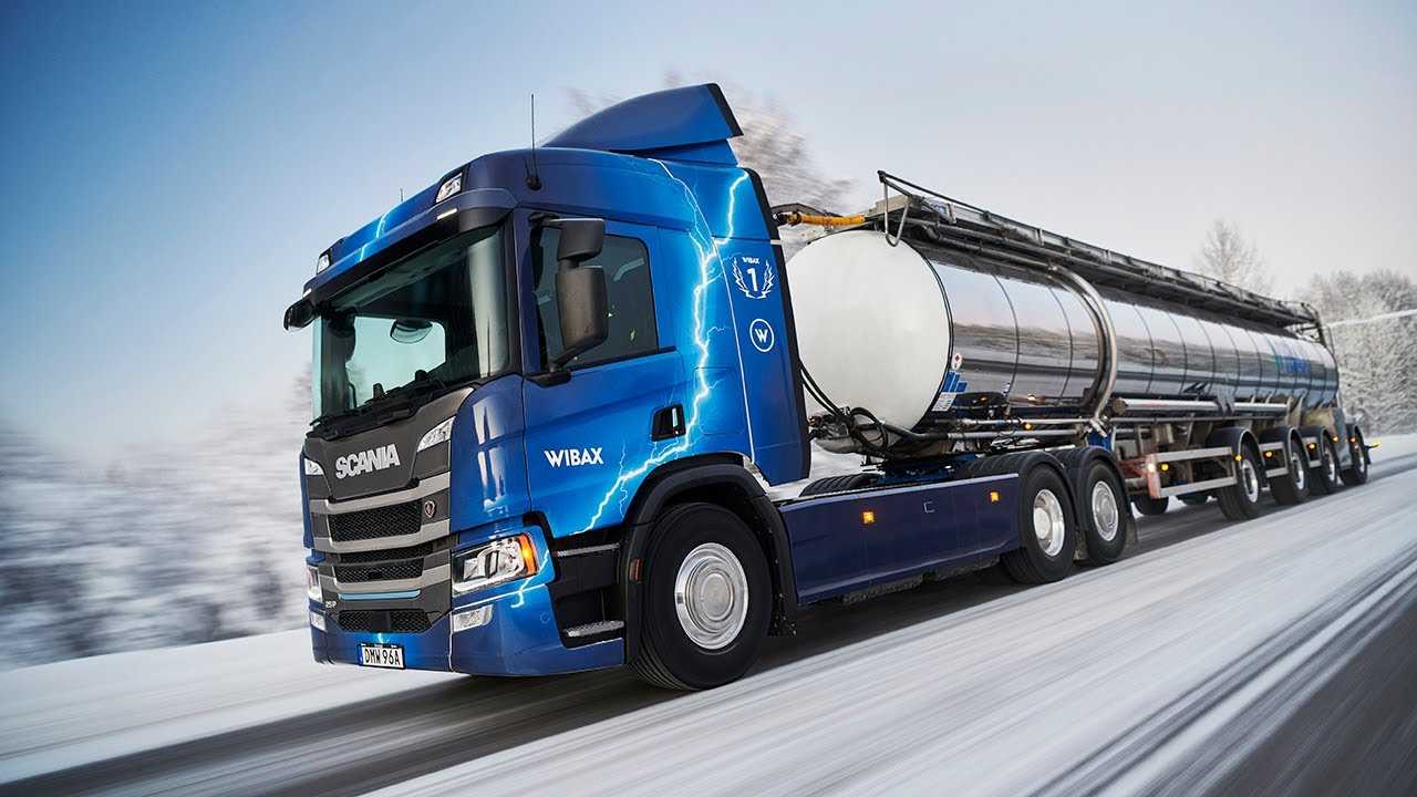 Elektromobiliai – ne vien miestams: daugiatoniai elektriniai „Scania“ sunkvežimiai darbuojasi pramonėje