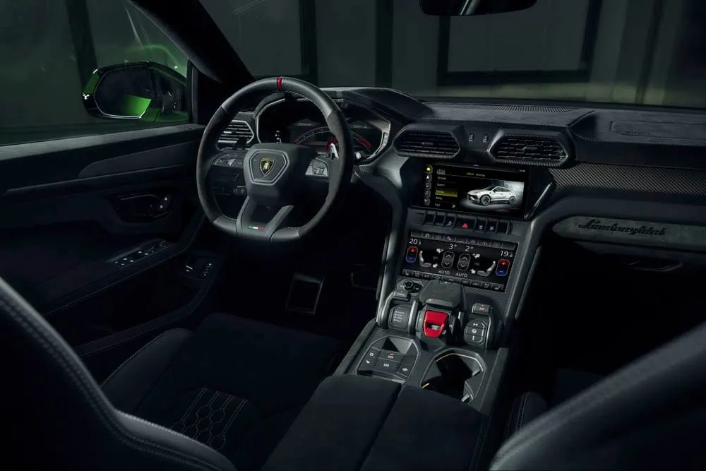 Lamborghini Urus Performante – pakelta Super SUV kartelė. Molto caldo !