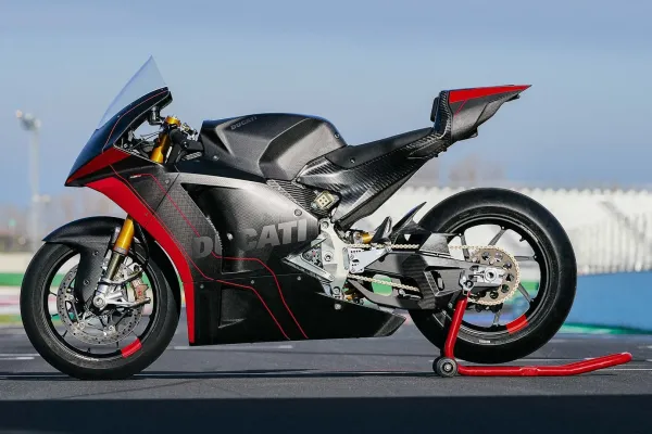 Išslaptintos pirmojo elektrinio Ducati charakteristikos: 148 AG ir 275 km/h
