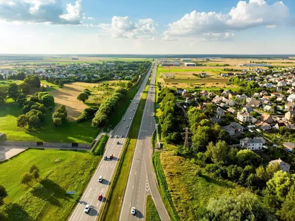 Automobiliai su mechaninėmis pavarų dėžėmis: sudie ar dar ne?