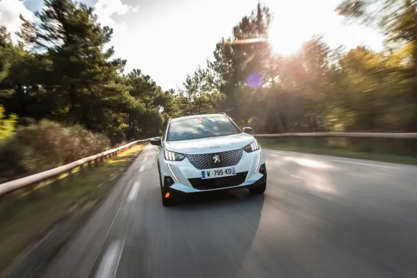 Peugeot e-2008