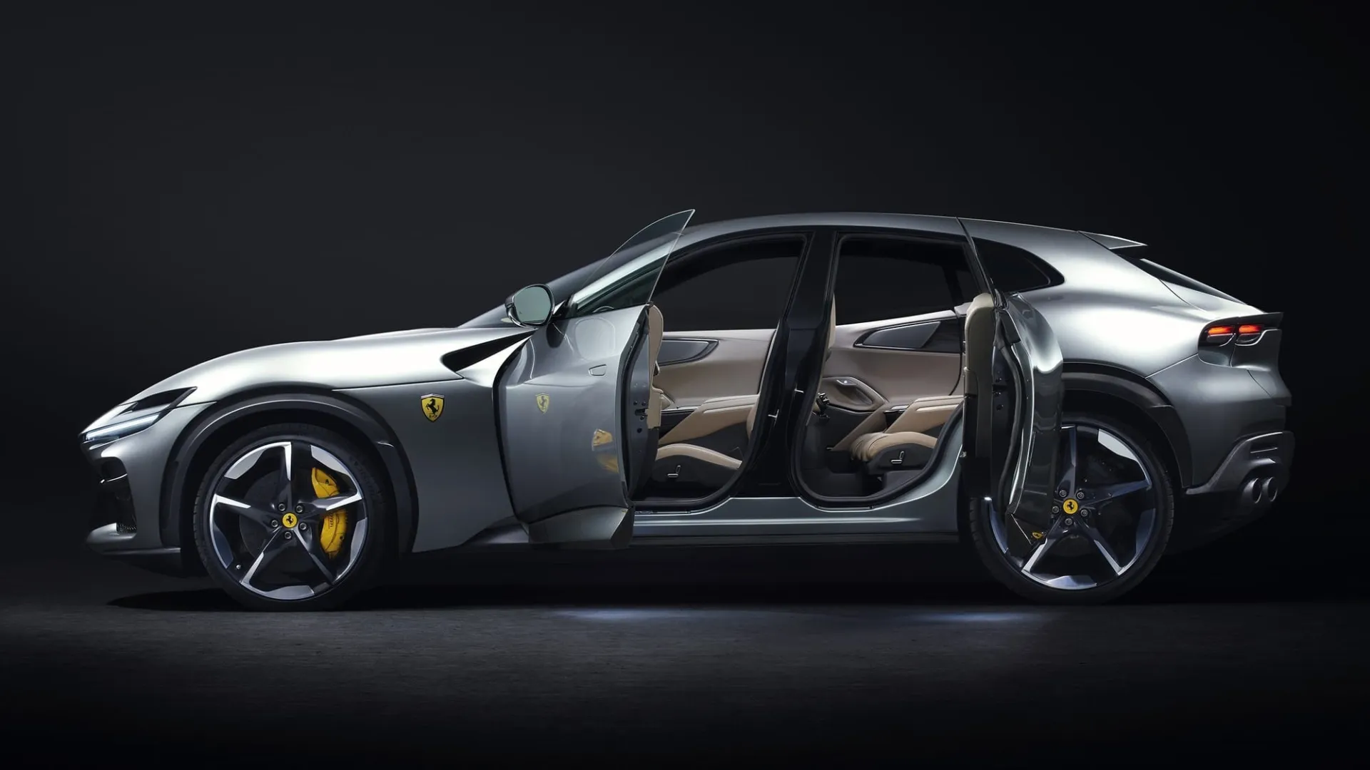 „Ferrari Purosangue” krosoveris: transaxle komponuotė ir 725 AG atmosferinis V12 variklis