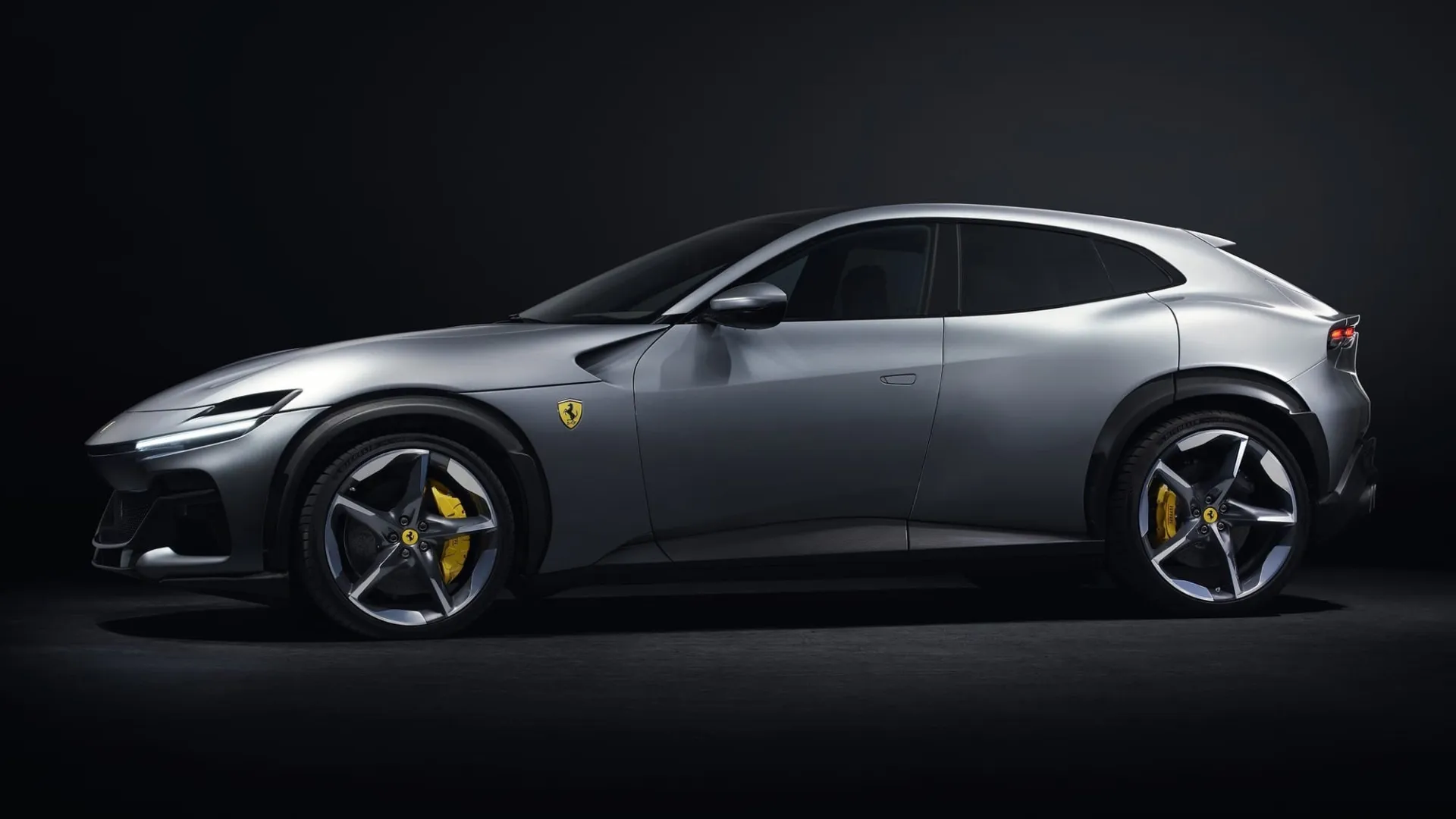 „Ferrari Purosangue” krosoveris: transaxle komponuotė ir 725 AG atmosferinis V12 variklis