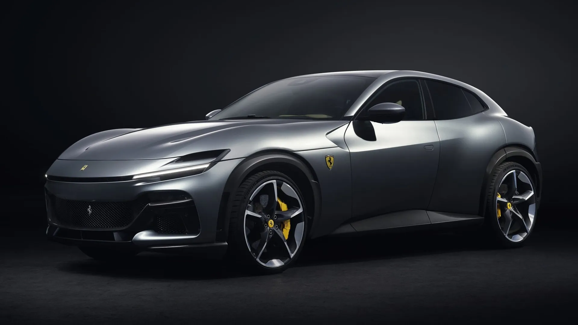 „Ferrari Purosangue” krosoveris: transaxle komponuotė ir 725 AG atmosferinis V12 variklis