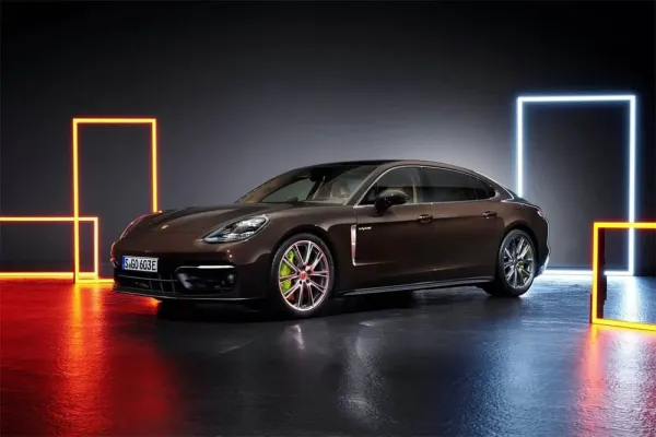 „Porsche” ruošia elektrinę „Panamerą”: bus didesnė ir prabangesnė už „Taycan
