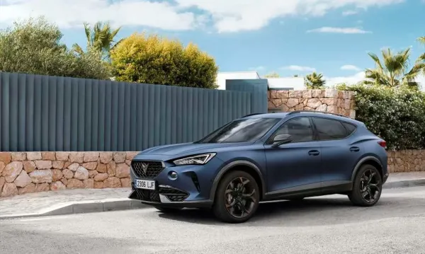 Sportiniai didesnio pravažumo automobiliai: kaip gamintojai juose suderino priešingybes?