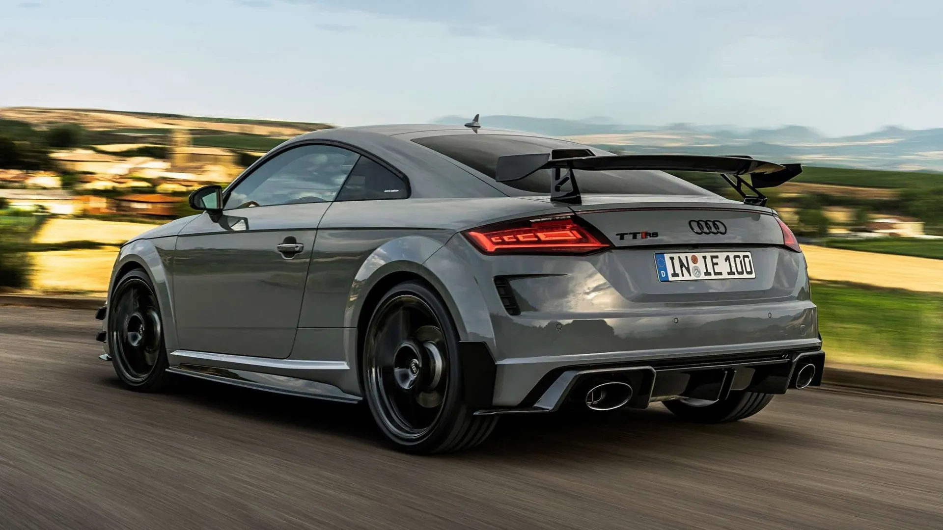 Audi TT RS Coupe iconic edition: atsisveikinimo versija Europai