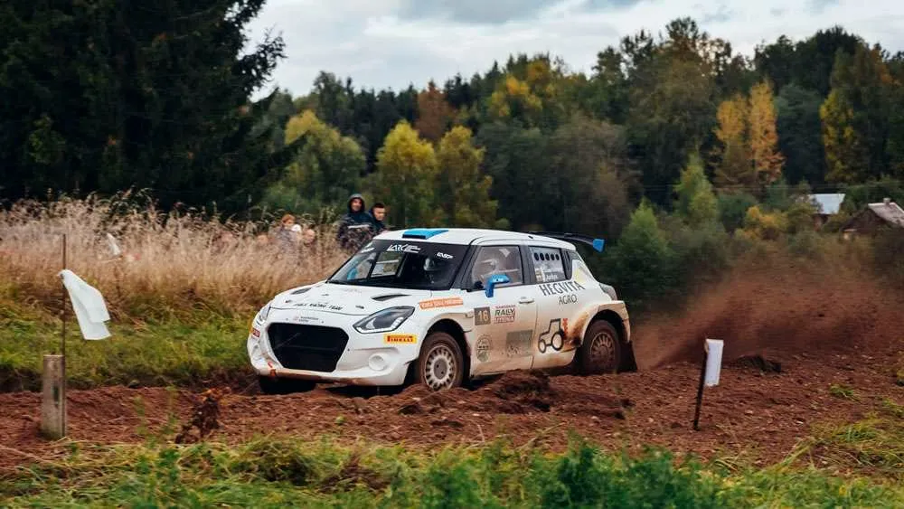 Pirmąją „Samsonas Rally Utena“ dieną tempą diktavo ekipažas iš Suomijos