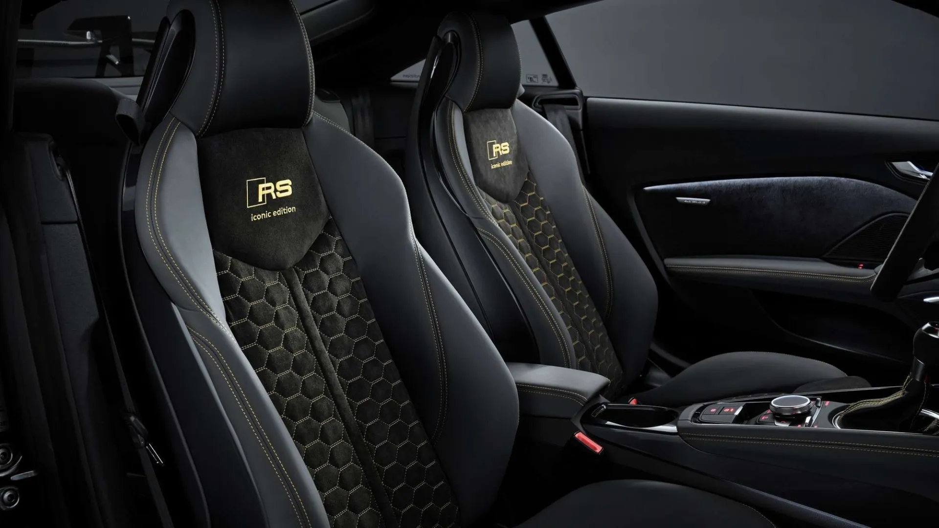 Audi TT RS Coupe iconic edition: atsisveikinimo versija Europai