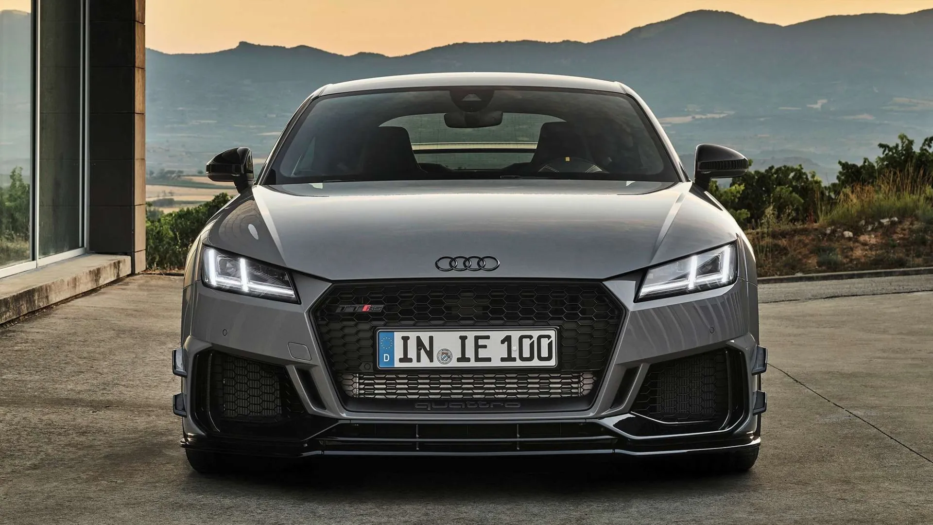 Audi TT RS Coupe iconic edition: atsisveikinimo versija Europai