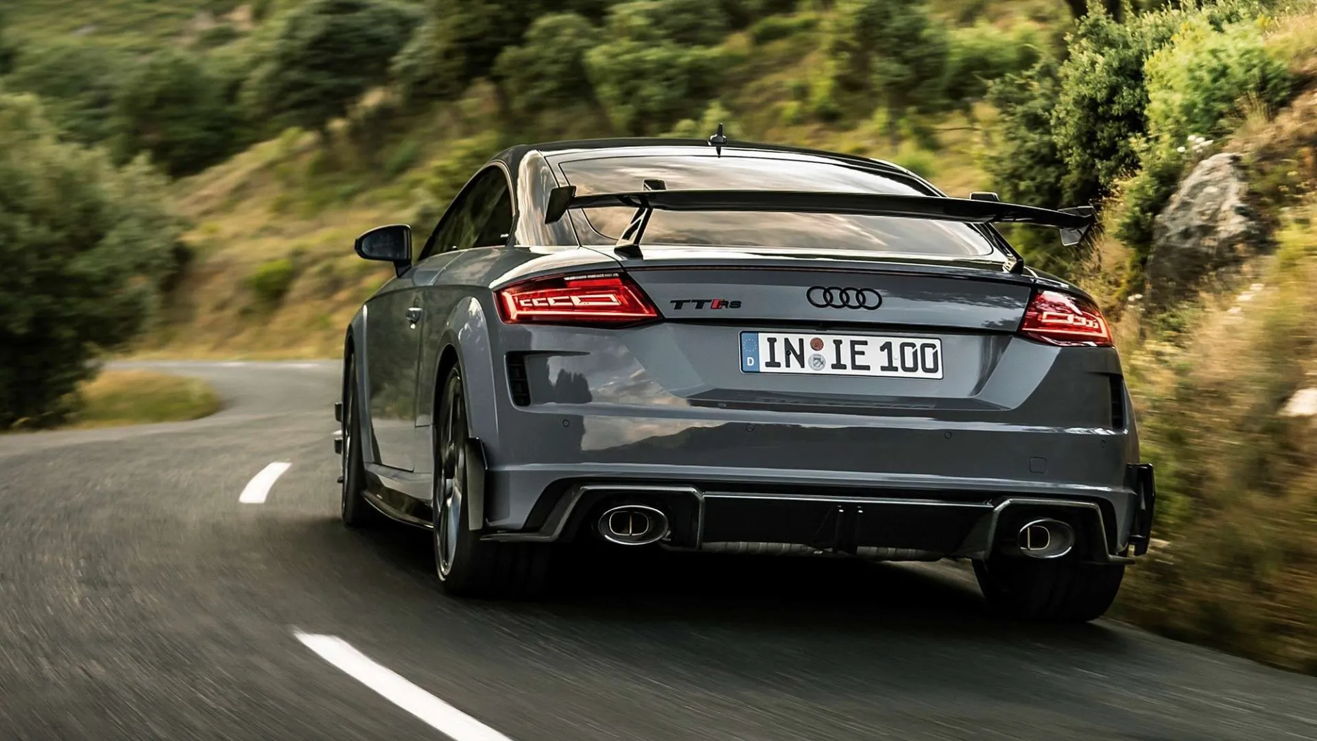 Audi TT RS Coupe iconic edition: atsisveikinimo versija Europai