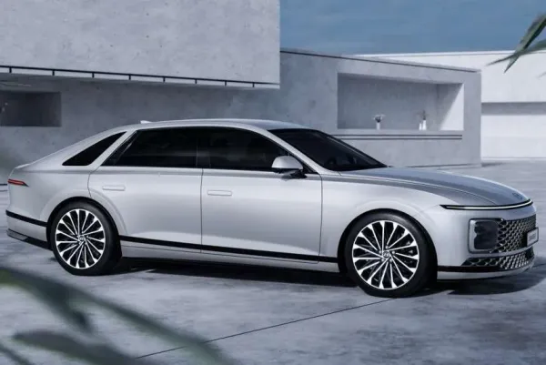 Pristatytas naujas „Hyundai Grandeur” sedanas