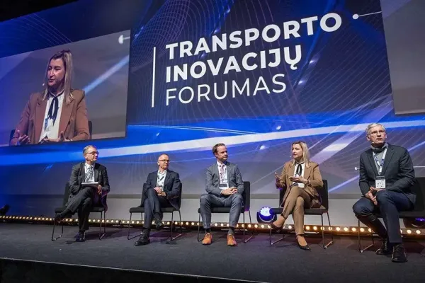 Susisiekimo viceministrė A. Vaiciukevičiūtė: vandeniliu varomas transportas greitai riedės Lietuvos gatvėmis