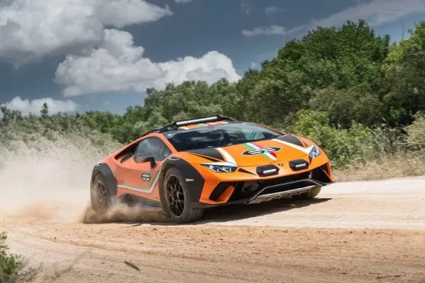 „Lamborghini Huracán Sterrato Concept”: gimęs maištauti