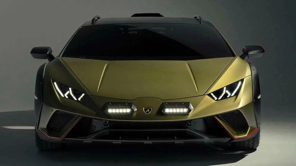 „Lamborghini Huracan Sterrato”: padidinta prošvaisa, sustiprinta kėbulo apsauga