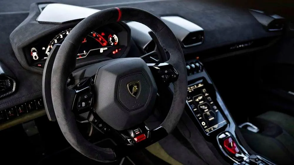 „Lamborghini Huracan Sterrato”: padidinta prošvaisa, sustiprinta kėbulo apsauga
