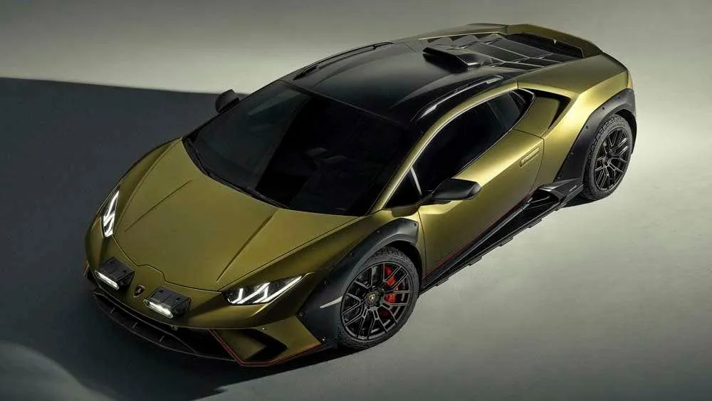 „Lamborghini Huracan Sterrato”: padidinta prošvaisa, sustiprinta kėbulo apsauga