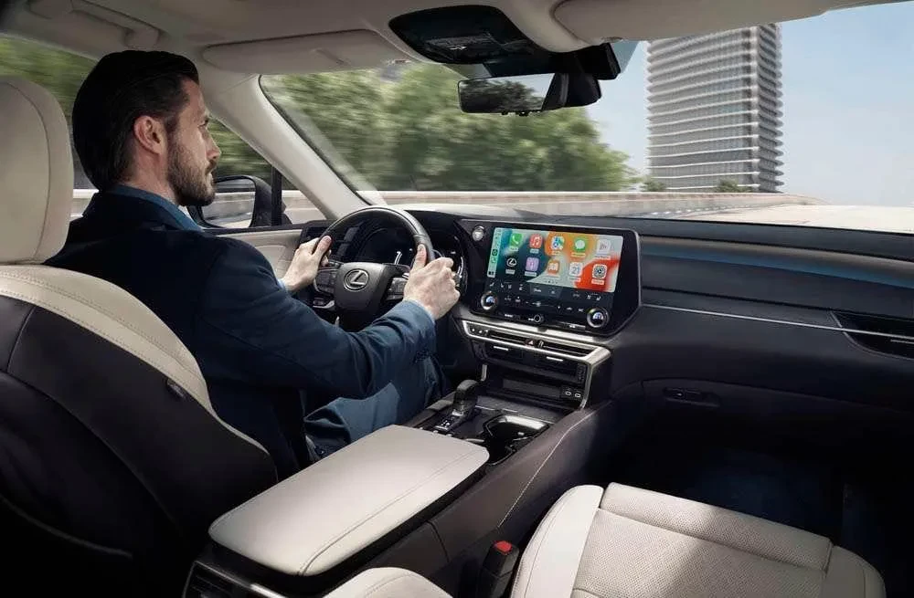 Naujasis „Lexus RX“ gavo aukščiausią įvertinimą už saugumą