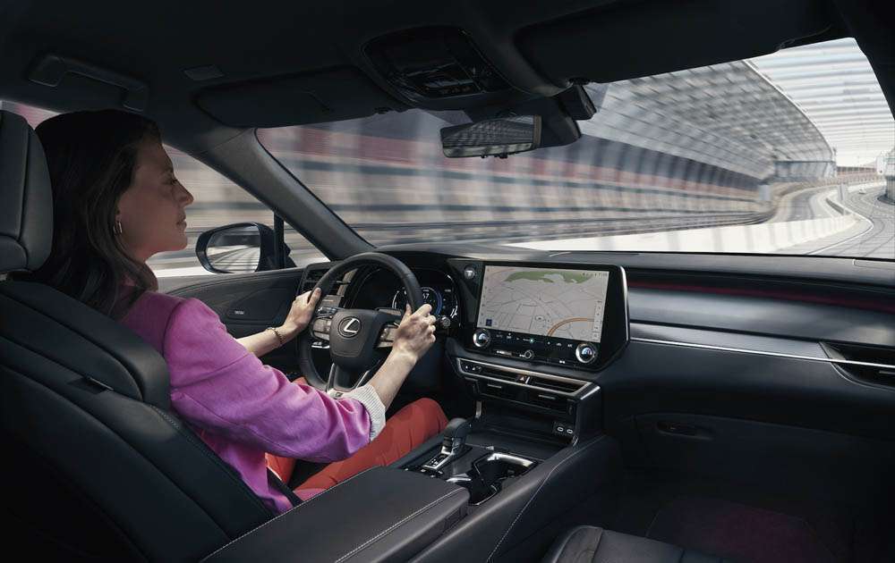 Naujasis „Lexus RX“ gavo aukščiausią įvertinimą už saugumą