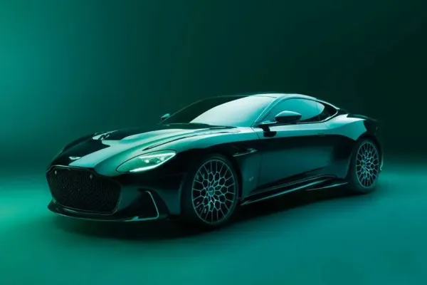 "Aston Martin" išslaptino "DBS 770 Ultimate"