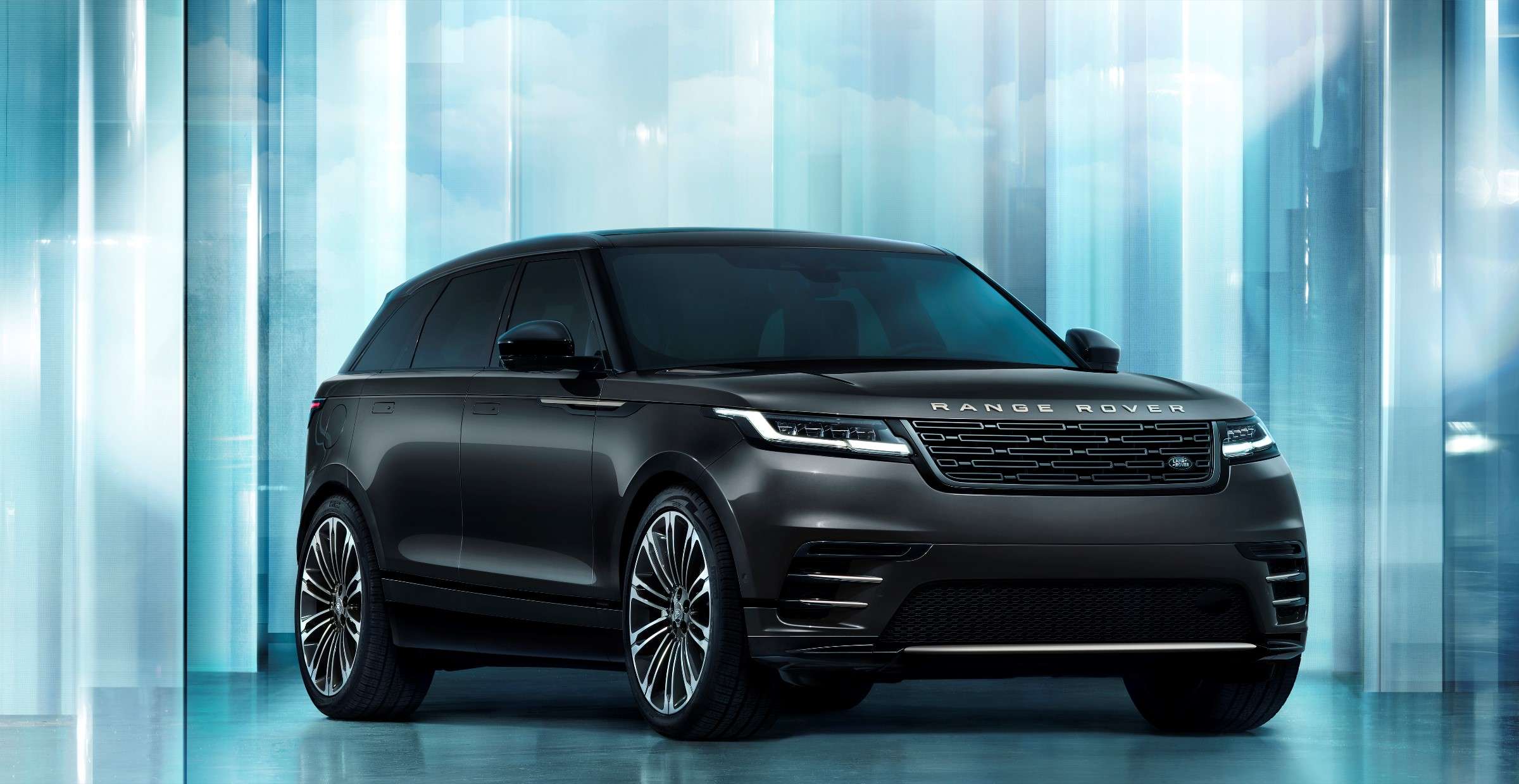 Patobulintame „Range Rover Velar“ – naujausios gamintojo technologijos
