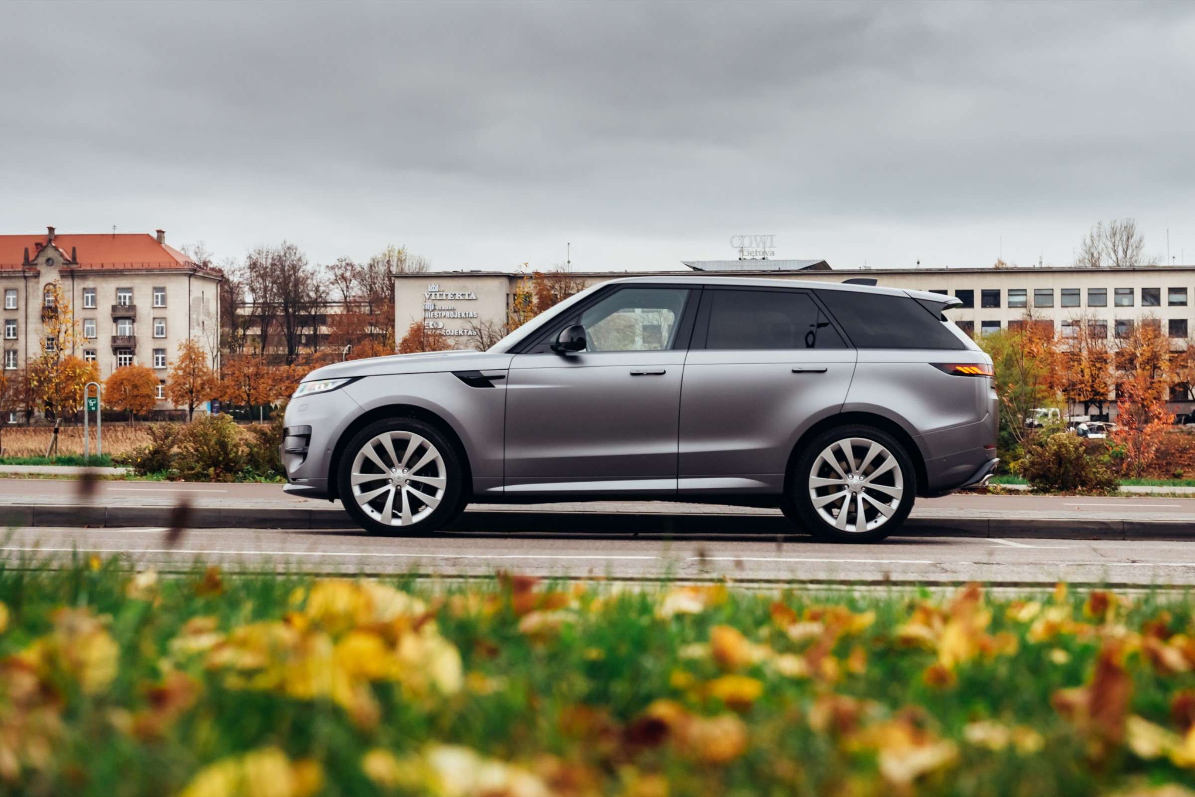 „Range Rover“ ir „Lietuvos Davosas“ – apie tvarią ateitį ir lyderystę