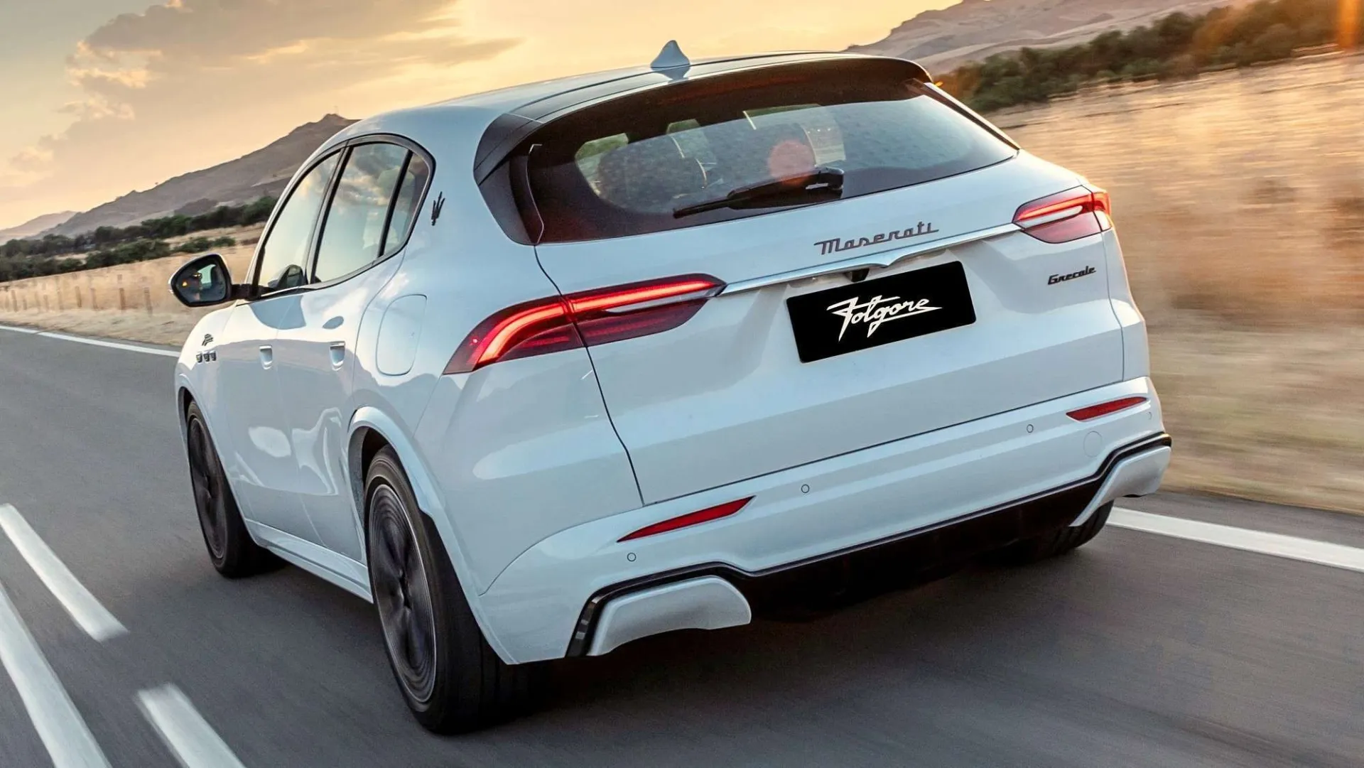 „Maserati Grecale Folgore” elektrinis krosoveris: beveik 2,5 tonos svorio ir 500 km vienu įkrovimu