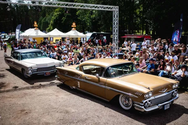 Grįžta laukiamiausias automobilių kultūros festivalis „Chill’n’Grill“
