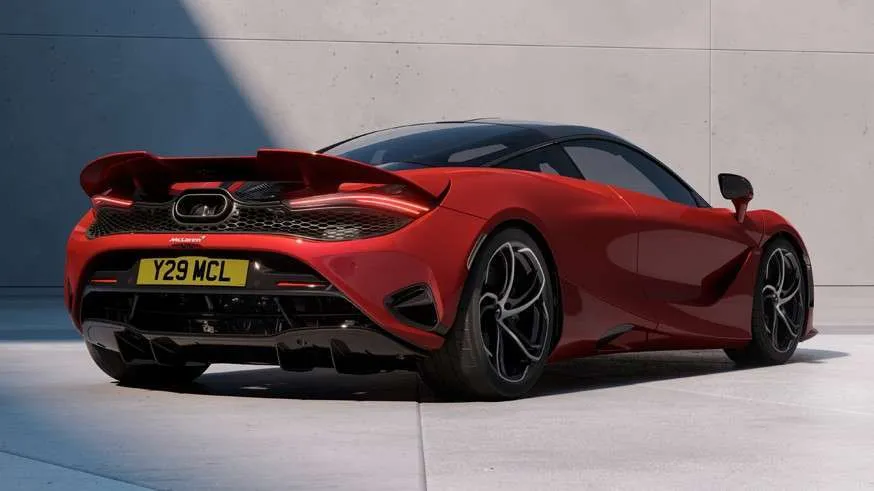 „McLaren 750S”- superautomobilis su atnaujintu varikliu ir pertvarkyta važiuokle
