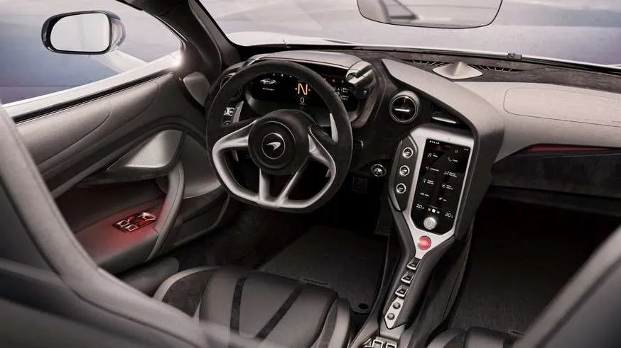 „McLaren 750S”- superautomobilis su atnaujintu varikliu ir pertvarkyta važiuokle