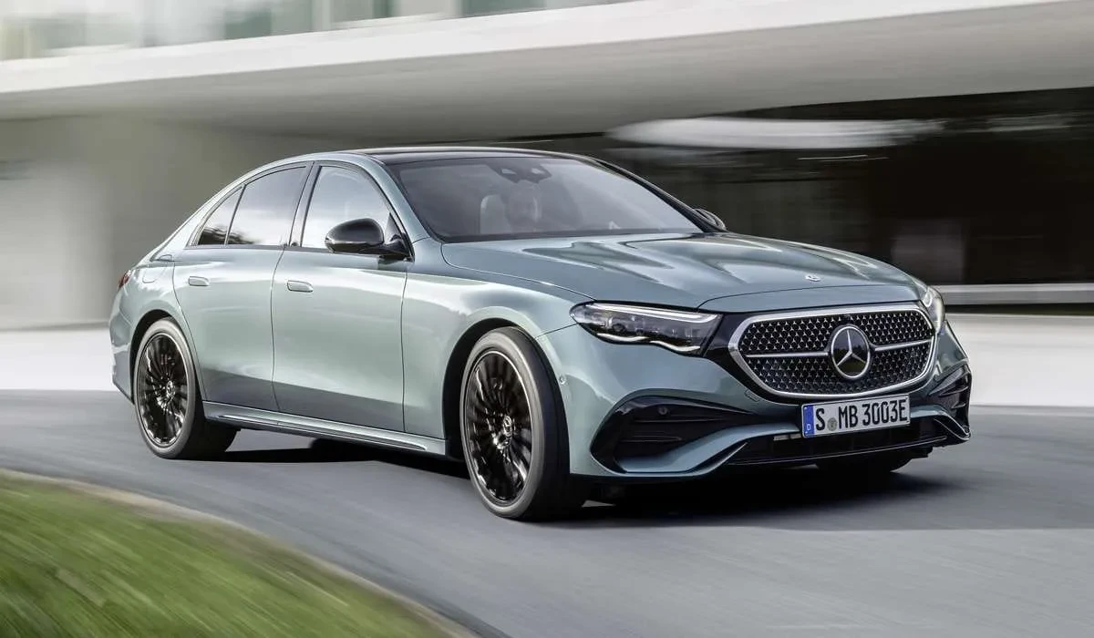 Pristatytas naujas E klasės „Mercedes-Benz” W214