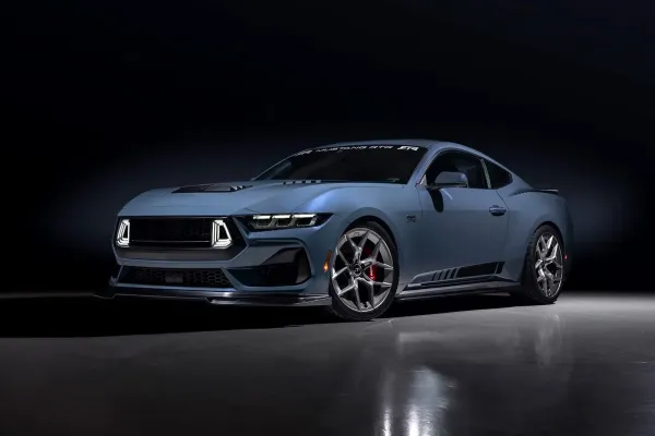 "Ford Mustang RTR Spec 2": įspūdingas dekoras ir patobulinta pakaba