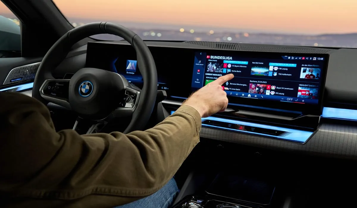 BMW naujovės: trijų litrų dyzelis, jaunėlis i7 ir dar daugiau