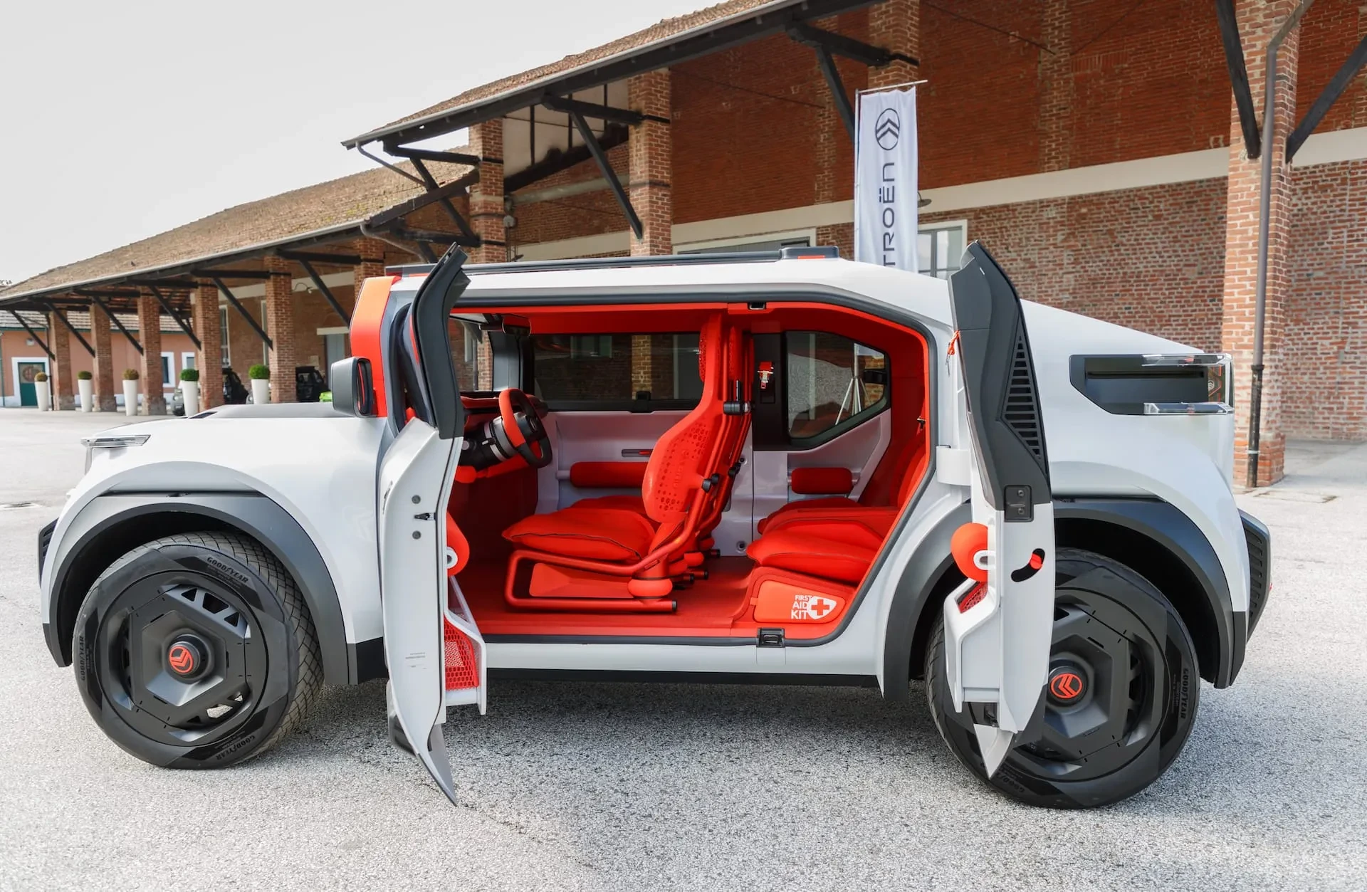 Miesto automobilis: ar tikrai mums reikalingi dideli, talpūs ir rajūs modeliai?