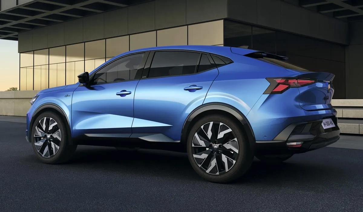 Pristatytas kupė krosoveris „Renault Rafale”