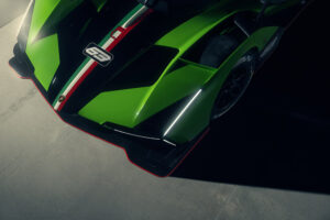 "Lamborghini" pristatė SC63: hibridinį lenktynių prototipą