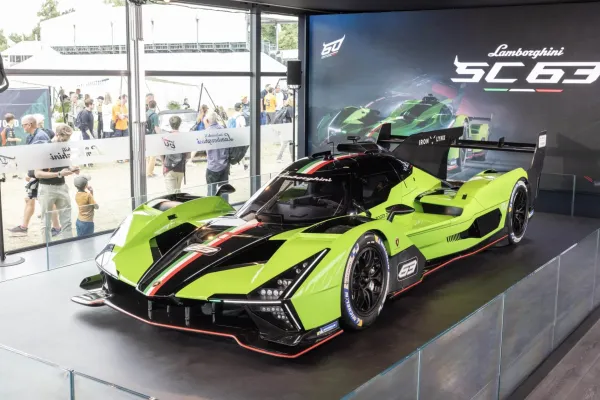 "Lamborghini" pristatė SC63: hibridinį lenktynių prototipą