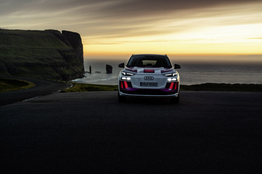 „Audi“ pristatė „Q6 e-tron“ prototipą su pirmaisiais pasaulyje informatyviaisiais žibintais