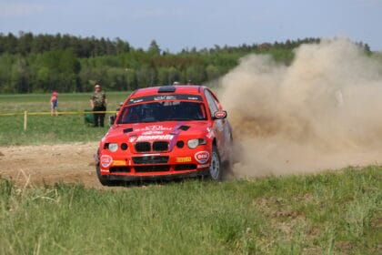 BMW ligas išgydęs Justas Tamašauskas žada grąžinti intrigą „CBet Rally Rokiškis“ 2WD įskaitai