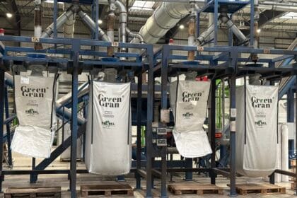 Kaip senoms padangoms suteikiamas antras gyvenimas?