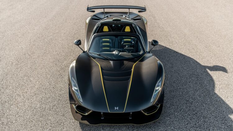 "Hennessey Venom F5 Revolution Roadster": apnuogintas anglies pluoštas ir patobulintas valdymas