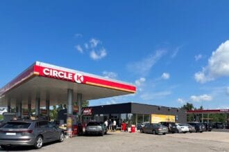 „Circle K“ kelioms valandoms sumažina degalų kainą 20 centų