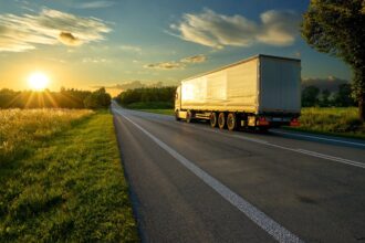 Vežėjų galvos skausmas – tuščių sunkvežimių kilometrai: sprendimu gali tapti skaitmenizacija