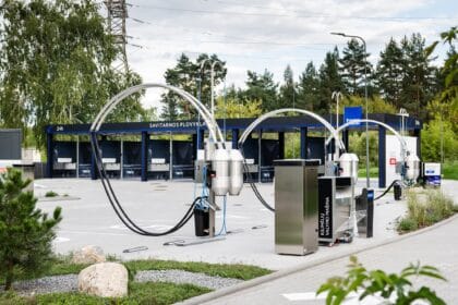 Į „Švaros brolių“ vardu veikiančių savitarnos plovyklų tinklo plėtrą investuojama 3,5 mln. eurų