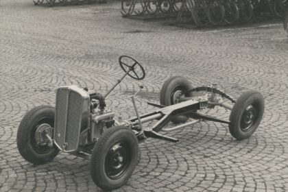 Ar žinojote: „Škoda“ koziriui prieš krizę – 90 metų