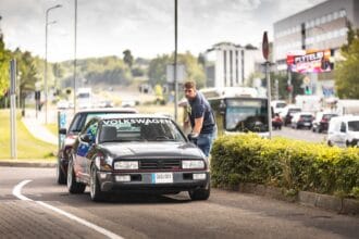 Vienintelio tokio šalyje „Volkswagen Corrado“ savininkas automobilį „lipdė“ penkerius metus