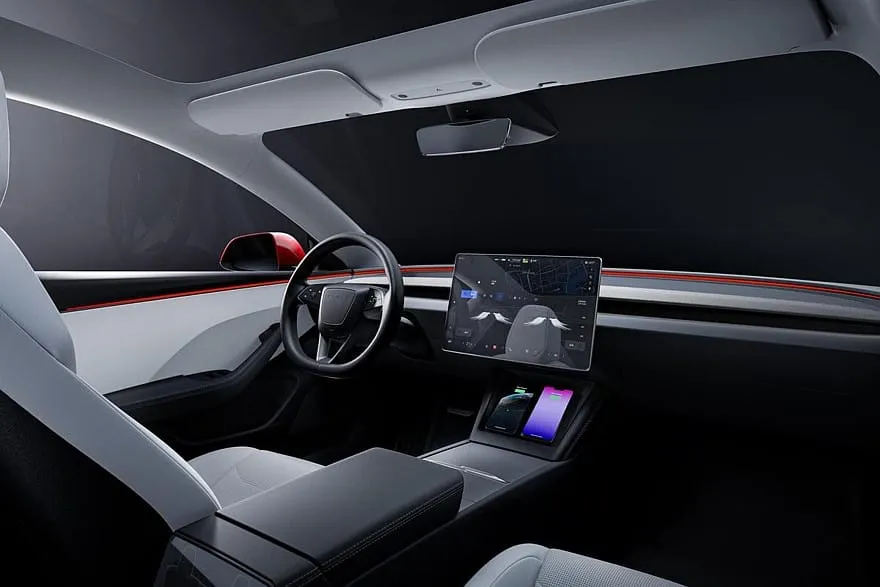 Atnaujintas „Tesla Model 3” važiuos tyliau ir toliau