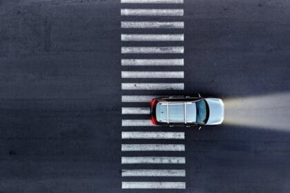 Šiuolaikiniai vairavimo pagalbininkai – kaip juos panaudoti geriausiai?