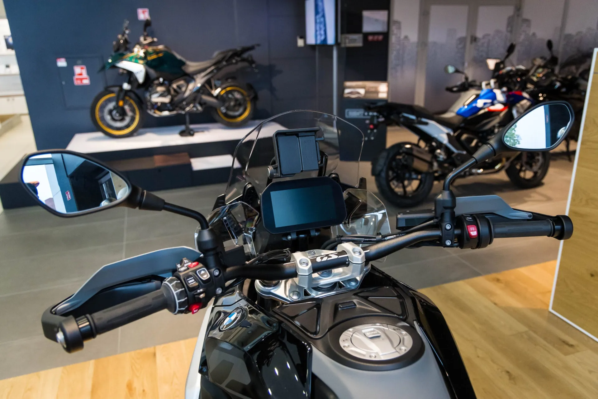 BMW pristatė šio sezono motociklų flagmaną: „BMW R 1300 GS“