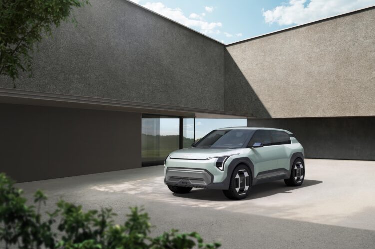 „Kia“ pristatė naująjį elektromobilį EV5 ir du koncepcinius modelius